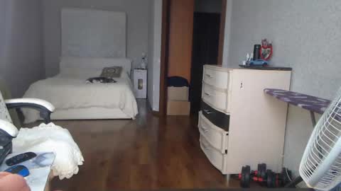 Snapshot of vikaohair chatting on 8, 6, 2026 Vikaohair online show from 8, 6, 2026