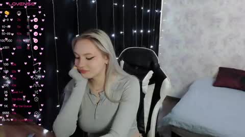 Snapshot of vikapowers chatting on 11, 3, 2025 vikapowers online show from 11, 3, 2025