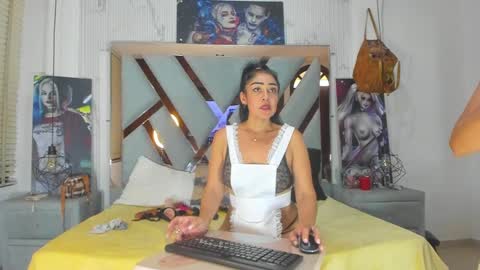 vikiTomson online show from 9, 1, 2025