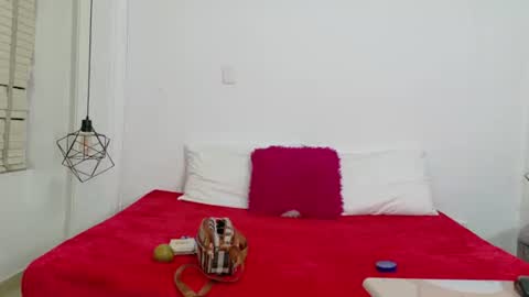 vikiTomson online show from 22, 2, 2025