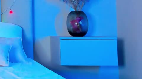 VIKKI online show from 16, 2, 2025