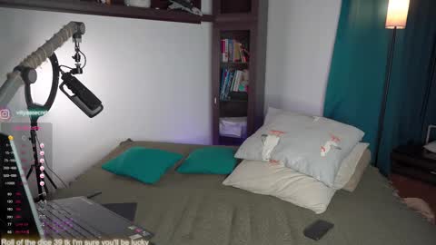 Snapshot of viktor_secret chatting on 14, 9, 2025 fansly VITEKsecret online show from 14, 9, 2025