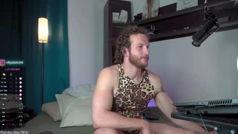 Snapshot of viktor_secret chatting on 2, 10, 2025 fansly VITEKsecret online show from 2, 10, 2025