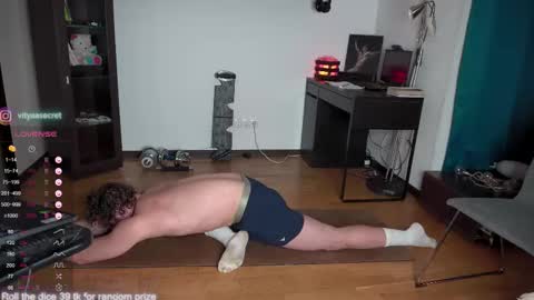 Snapshot of viktor_secret chatting on 25, 10, 2025 fansly VITEKsecret online show from 25, 10, 2025