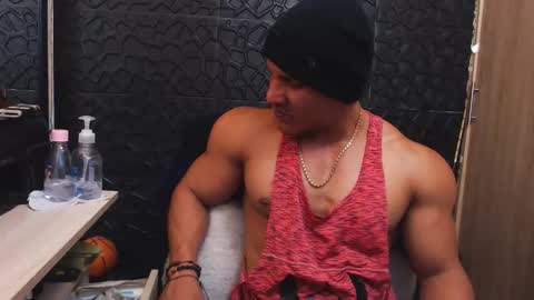 Viktor Herrera online show from 10, 11, 2025