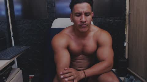 Snapshot of viktorherrera chatting on 27, 5, 2026 Viktor Herrera online show from 27, 5, 2026
