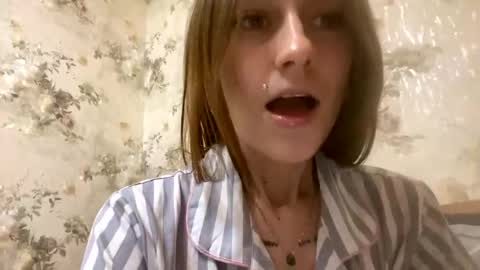Snapshot of viktoria9898 chatting on 13, 12, 2024 Sweett online show from 13, 12, 2024