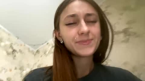 Snapshot of viktoria9898 chatting on 16, 12, 2024 Sweett online show from 16, 12, 2024