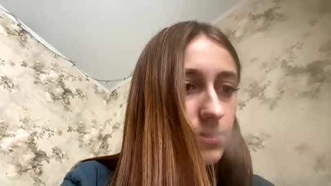 Snapshot of viktoria9898 chatting on 17, 12, 2024 Sweett online show from 17, 12, 2024