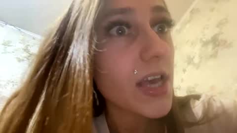 Snapshot of viktoria9898 chatting on 2, 1, 2025 Sweett online show from 2, 1, 2025