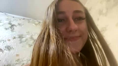 Snapshot of viktoria9898 chatting on 15, 1, 2025 Sweett online show from 15, 1, 2025