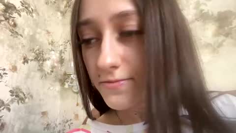 Snapshot of viktoria9898 chatting on 19, 2, 2025 Sweett online show from 19, 2, 2025