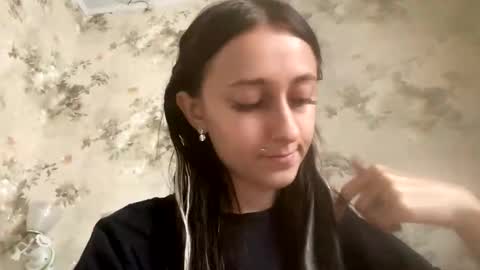 Snapshot of viktoria9898 chatting on 29, 9, 2025 Sweett online show from 29, 9, 2025