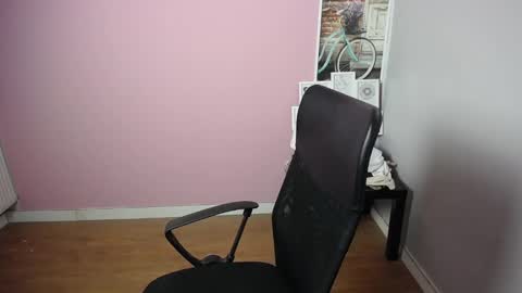 Snapshot of viktoria_lovely chatting on 14, 12, 2024 viktoria_lovely online show from 14, 12, 2024