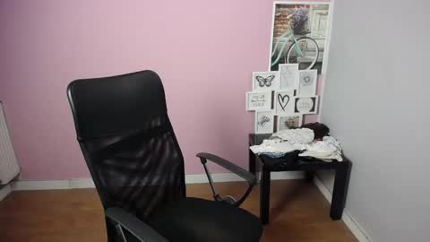 Snapshot of viktoria_lovely chatting on 13, 2, 2025 viktoria_lovely online show from 13, 2, 2025