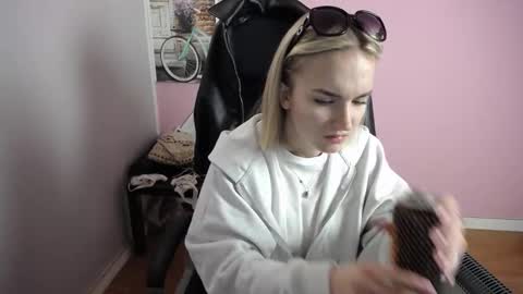 viktoria_lovely online show from 3, 3, 2026