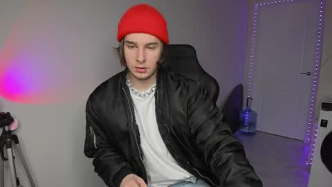 Snapshot of vincent__strong chatting on 4, 12, 2024 Vincent Strong online show from 4, 12, 2024