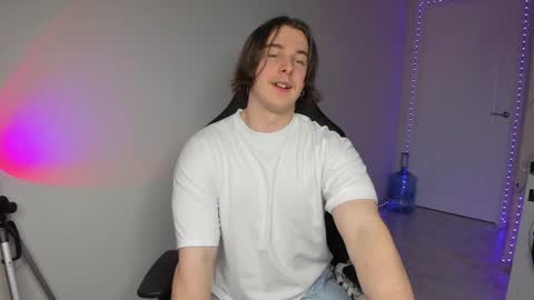 Snapshot of vincent__strong chatting on 20, 12, 2024 Vincent Strong online show from 20, 12, 2024