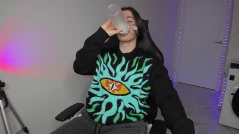 Snapshot of vincent__strong chatting on 22, 12, 2024 Vincent Strong online show from 22, 12, 2024