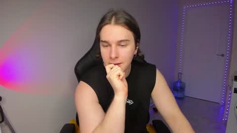 Snapshot of vincent__strong chatting on 27, 12, 2024 Vincent Strong online show from 27, 12, 2024