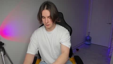 Snapshot of vincent__strong chatting on 28, 12, 2024 Vincent Strong online show from 28, 12, 2024