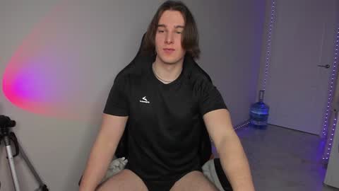 Snapshot of vincent__strong chatting on 17, 1, 2025 Vincent Strong online show from 17, 1, 2025