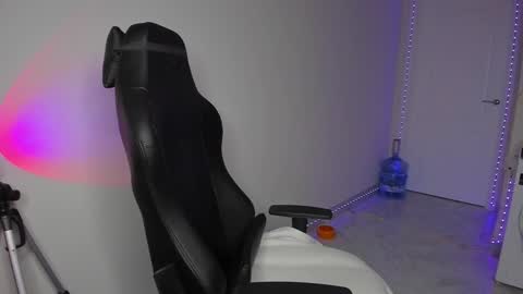 Snapshot of vincent__strong chatting on 19, 1, 2025 Vincent Strong online show from 19, 1, 2025