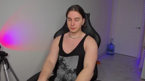 Snapshot of vincent__strong chatting on 25, 1, 2025 Vincent Strong online show from 25, 1, 2025