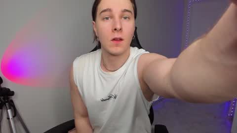 Snapshot of vincent__strong chatting on 26, 1, 2025 Vincent Strong online show from 26, 1, 2025