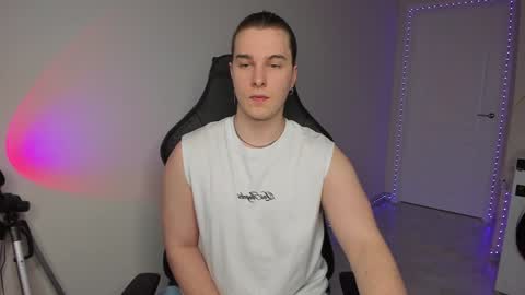 Snapshot of vincent__strong chatting on 2, 2, 2025 Vincent Strong online show from 2, 2, 2025