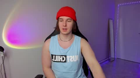 Snapshot of vincent__strong chatting on 8, 3, 2025 Vincent Strong online show from 8, 3, 2025