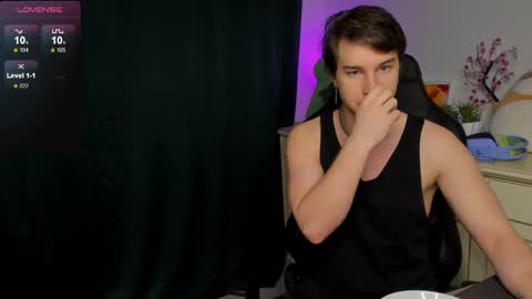 Snapshot of vincent__strong chatting on 1, 11, 2025 Vincent Strong online show from 1, 11, 2025