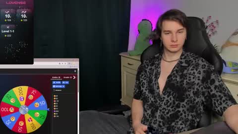 Snapshot of vincent__strong chatting on 9, 11, 2025 Vincent Strong online show from 9, 11, 2025