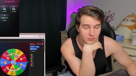 Snapshot of vincent__strong chatting on 12, 11, 2025 Vincent Strong online show from 12, 11, 2025