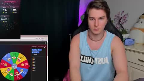 Snapshot of vincent__strong chatting on 17, 11, 2025 Vincent Strong online show from 17, 11, 2025