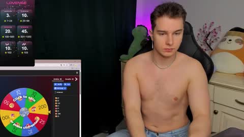 Snapshot of vincent__strong chatting on 24, 11, 2025 Vincent Strong online show from 24, 11, 2025