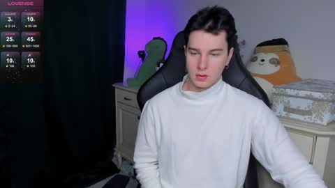 Snapshot of vincent__strong chatting on 14, 12, 2025 Vincent Strong online show from 14, 12, 2025