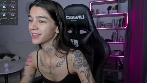 Snapshot of vinkitinkii chatting on 2, 12, 2024 vinkitinkii online show from 2, 12, 2024