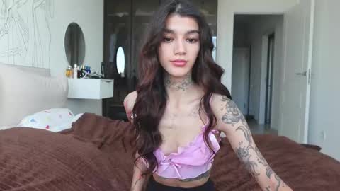 Snapshot of vinkitinkii chatting on 7, 10, 2025 vinkitinkii online show from 7, 10, 2025