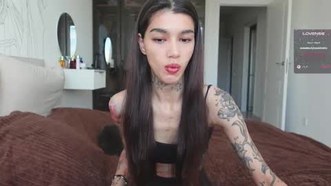 Snapshot of vinkitinkii chatting on 12, 10, 2025 vinkitinkii online show from 12, 10, 2025