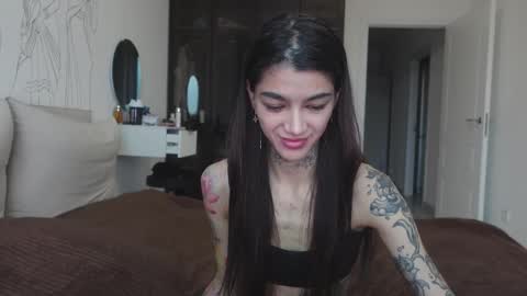 Snapshot of vinkitinkii chatting on 22, 10, 2025 vinkitinkii online show from 22, 10, 2025