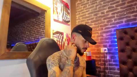 Snapshot of vinzenzrizzo chatting on 20, 11, 2025 ---Vinzen--- online show from 20, 11, 2025