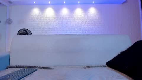 Violett  Everyday From 0530 to 1430 Col Time online show from 7, 2, 2025