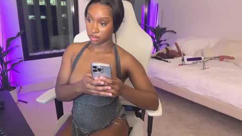 Snapshot of violet6xft chatting on 26, 1, 2025 Fantasy Black Girl online show from 26, 1, 2025