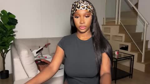 Snapshot of violet6xft chatting on 9, 11, 2025 Fantasy Black Girl online show from 9, 11, 2025