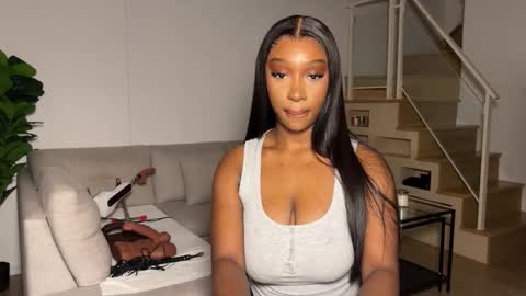 Snapshot of violet6xft chatting on 12, 11, 2025 Fantasy Black Girl online show from 12, 11, 2025