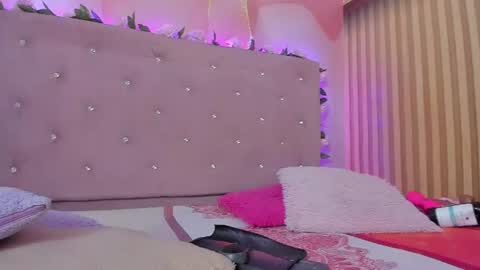 Snapshot of violet__taylor_ chatting on 1, 7, 2026 violet__taylor_ online show from 1, 7, 2026
