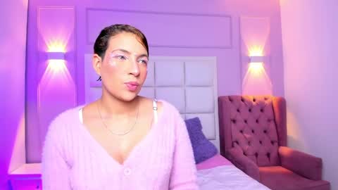 Snapshot of violet_and_skylee chatting on 22, 5, 2026 violet_and_skylee online show from 22, 5, 2026