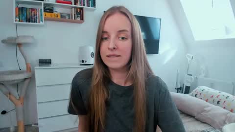 Violet online show from 19, 5, 2026