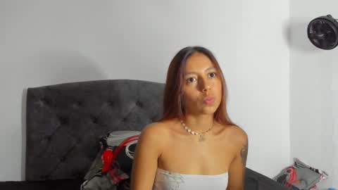 Violet and Casper online show from 19, 1, 2025